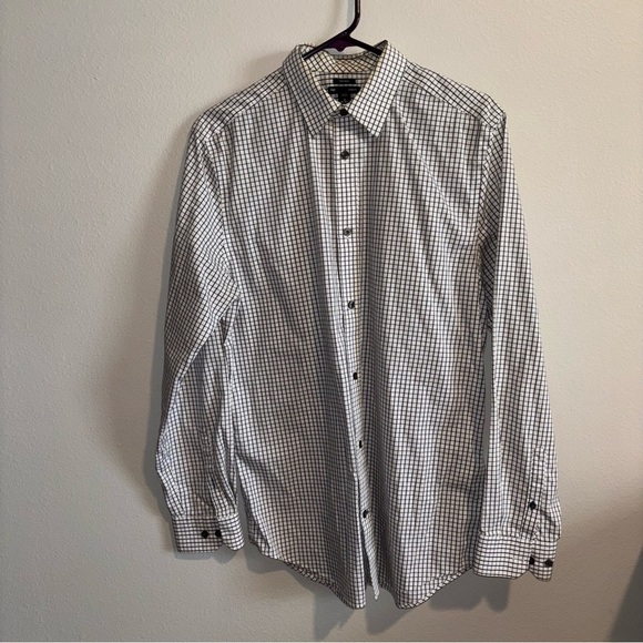 GAP NON IRON Button down 15-15 1/2” - Picture 1 of 5